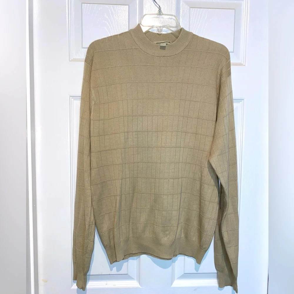 Pronto Uomo tan silk sweater. Size L
